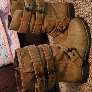 Tan boots-Roxy